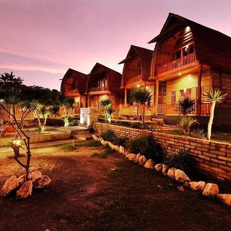 Adara Beach Huts Batununggul Εξωτερικό φωτογραφία